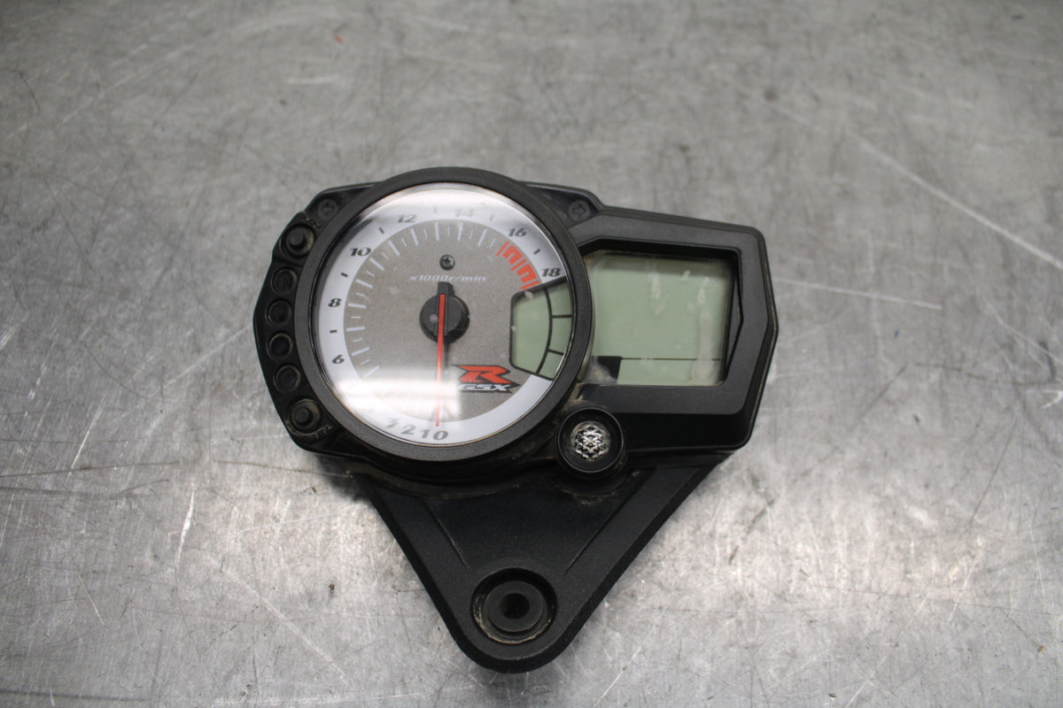 08-10 SUZUKI GSXR 600 SPEEDO TACH GAUGES CLUSTER SPEEDOMETER TACHOMETER   BB721