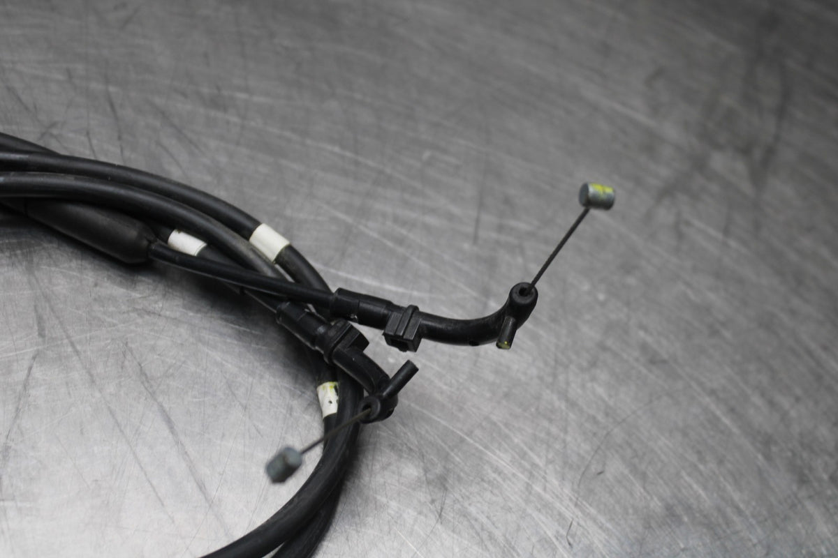 23 YAMAHA YZF R3 THROTTLE CABLES LINES BB806