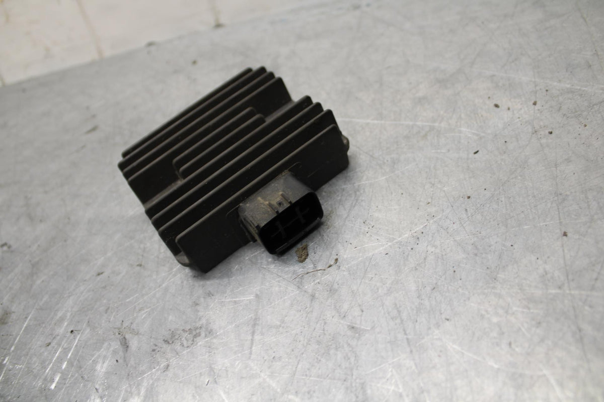 08-16 YAMAHA YZF R6 RECTIFIER VOLTAGE REGULATOR BB443