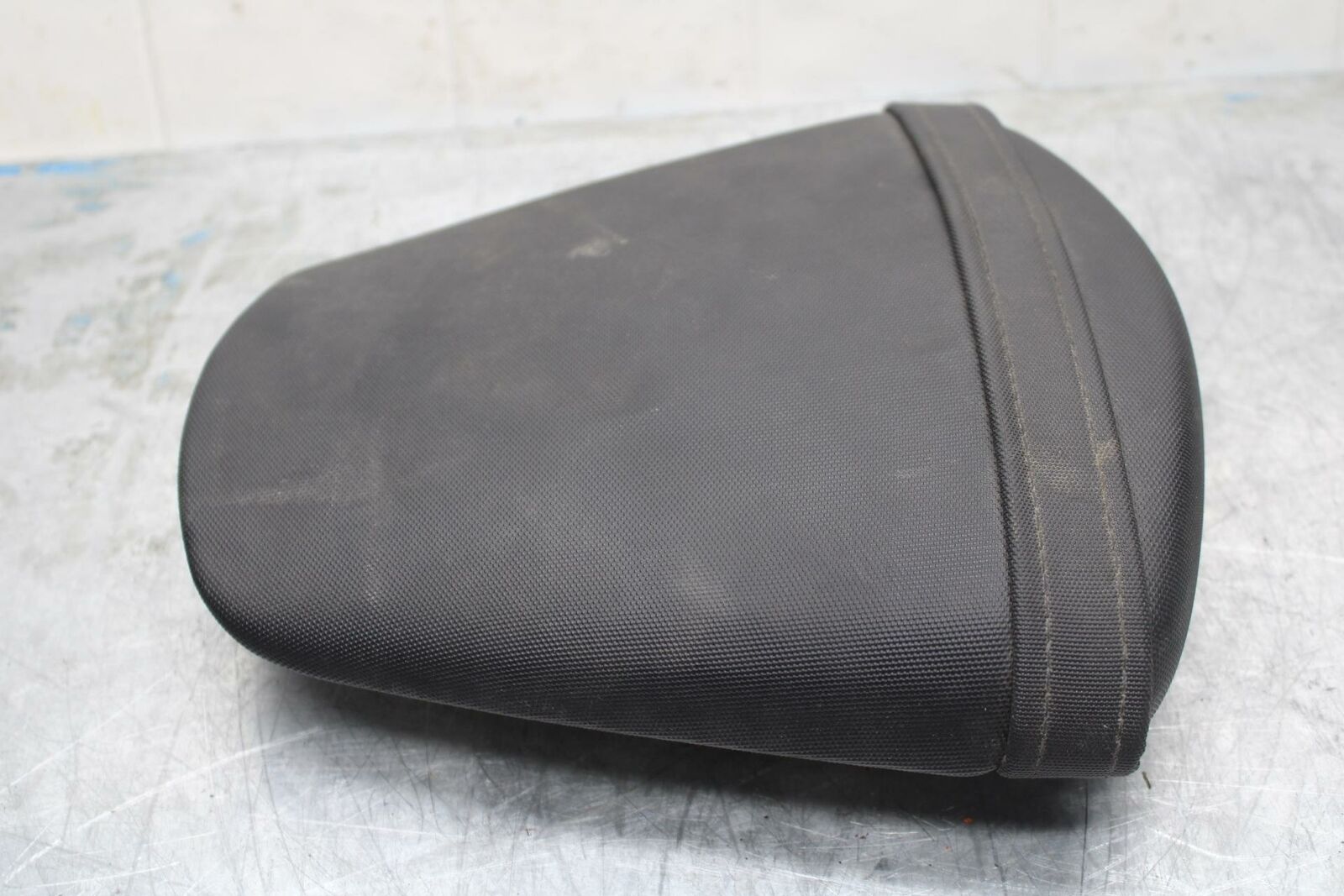 15-21 SUZUKI GSXR600 REAR BACK PASSENGER TANDEM SEAT PAD SADDLE PILLION BB418