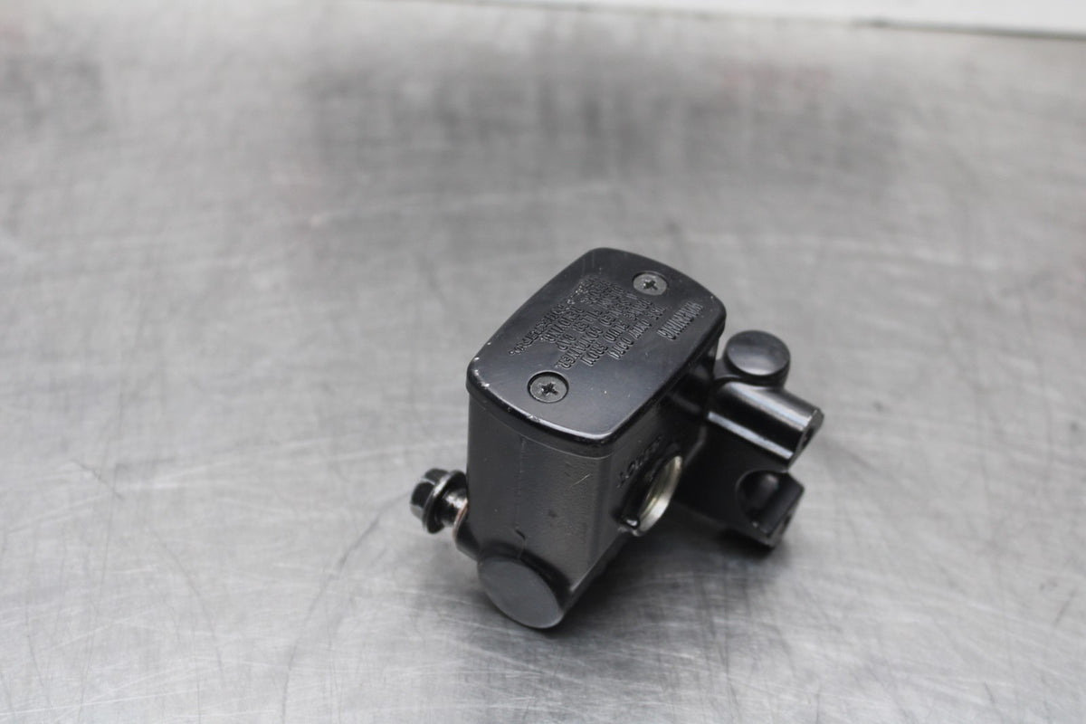 23 YAMAHA YZF R3 FRONT BRAKE MASTER CYLINDER BB806