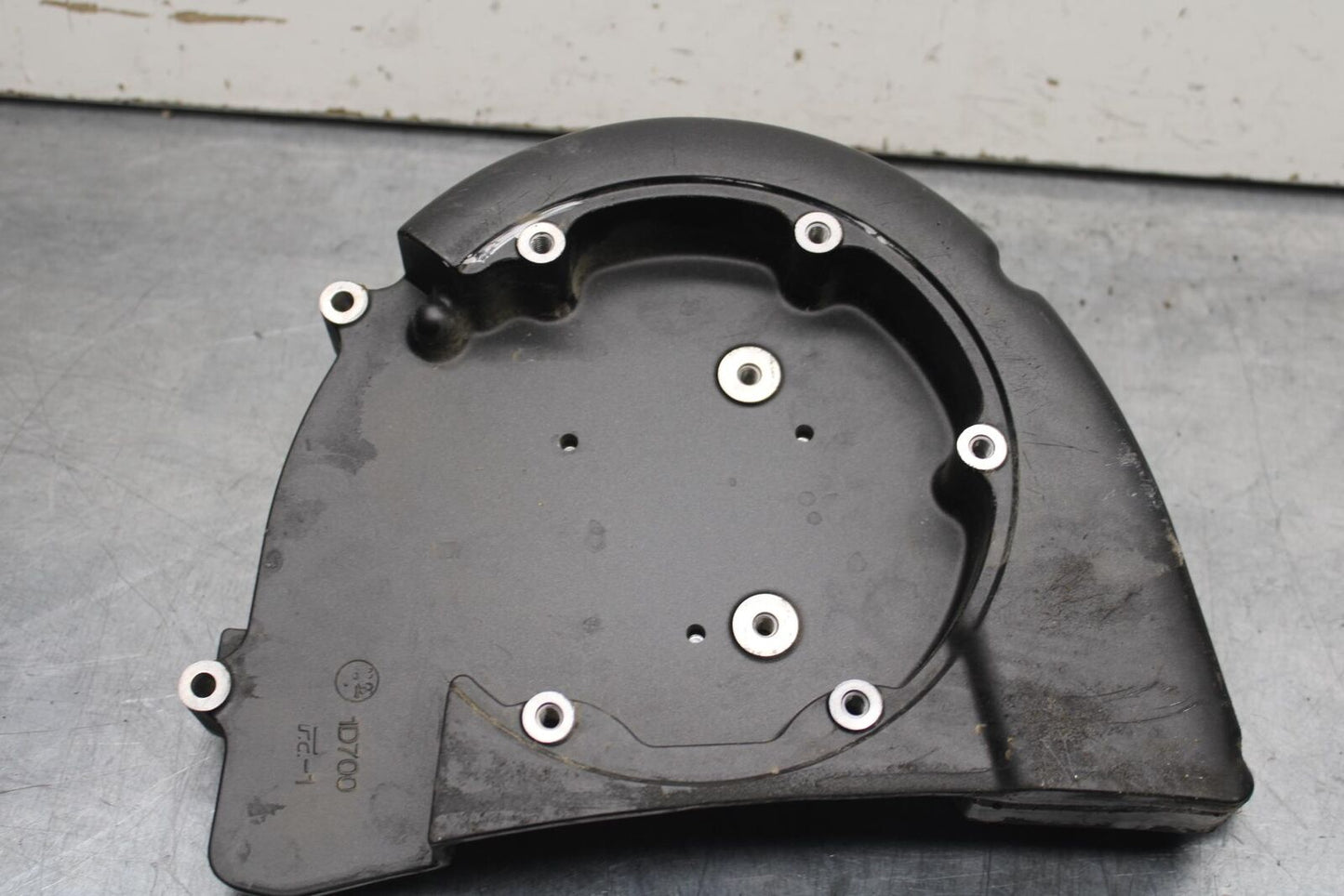 06-14 YAMAHA ROADLINER S XV1900S ENGINE SPROCKET COVER BB619