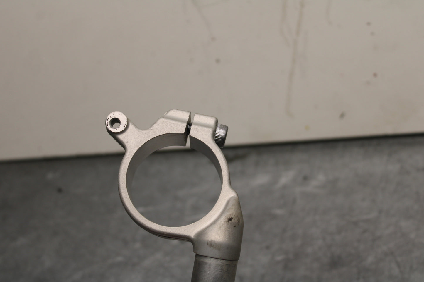 09-14 YAMAHA YZF R1 RIGHT CLIP ON HANDLEBAR BB119