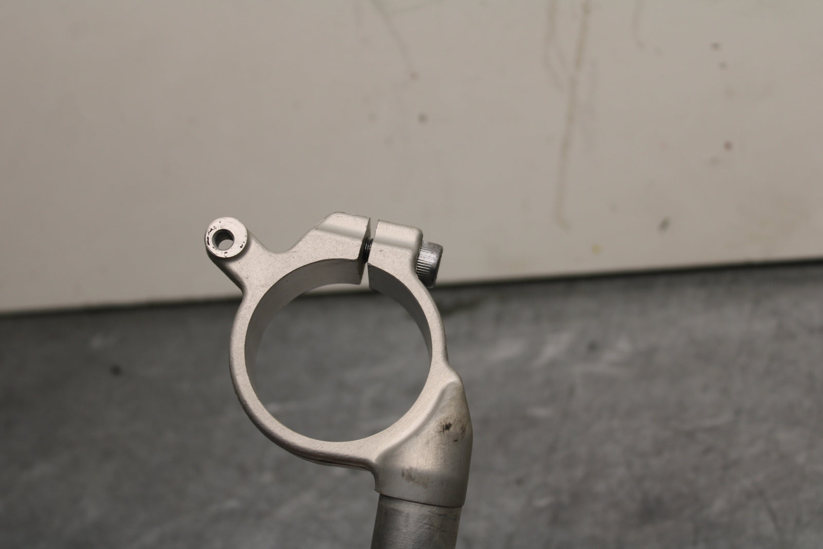 09-14 YAMAHA YZF R1 RIGHT CLIP ON HANDLEBAR BB119