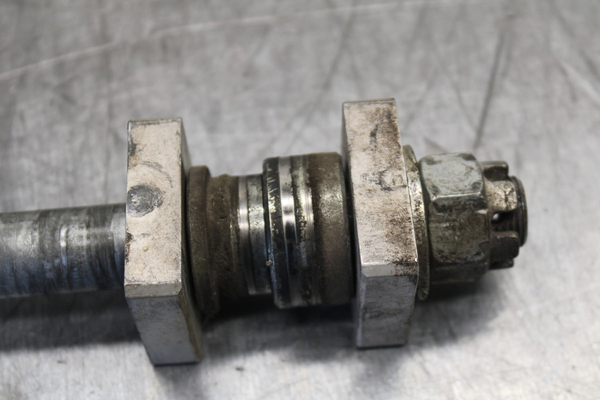 12-17 KAWASAKI ER-6N Z650 REAR AXLE BACK WHEEL RIM PIVOT BOLT AXEL BB709