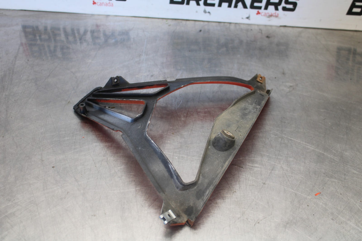 03-04 YAMAHA YZF R6 FRONT LOWER INNER EXHAUST V FAIRING COWL GUARD BB890