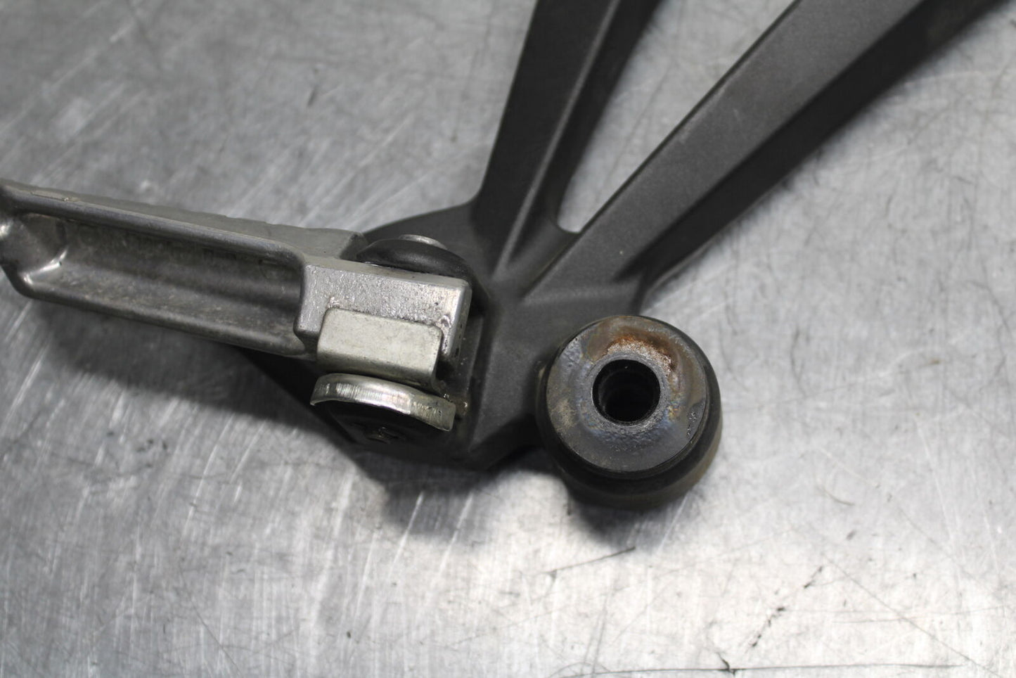 08-12 KAWASAKI NINJA 250R EX250J REAR BACK PASSENGER PEG SET PAIR BB111