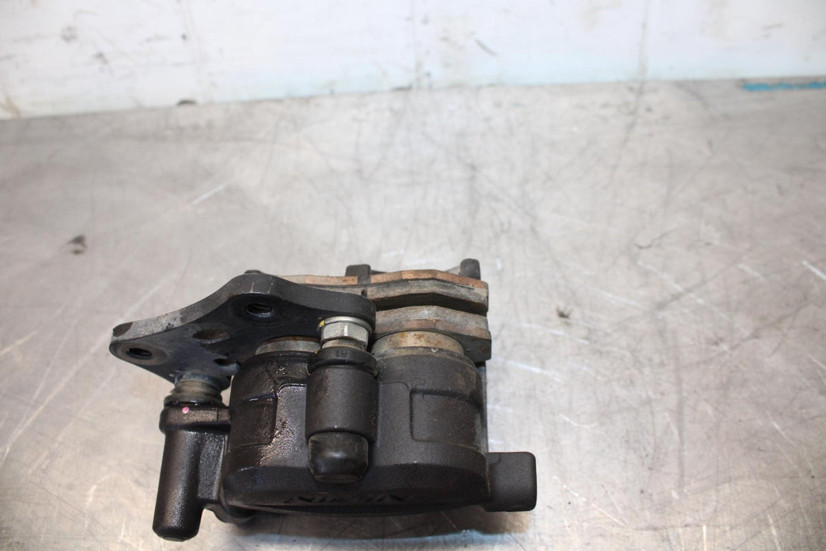 18 KAWASAKI Z 400  FRONT BRAKE CALIPER BB469