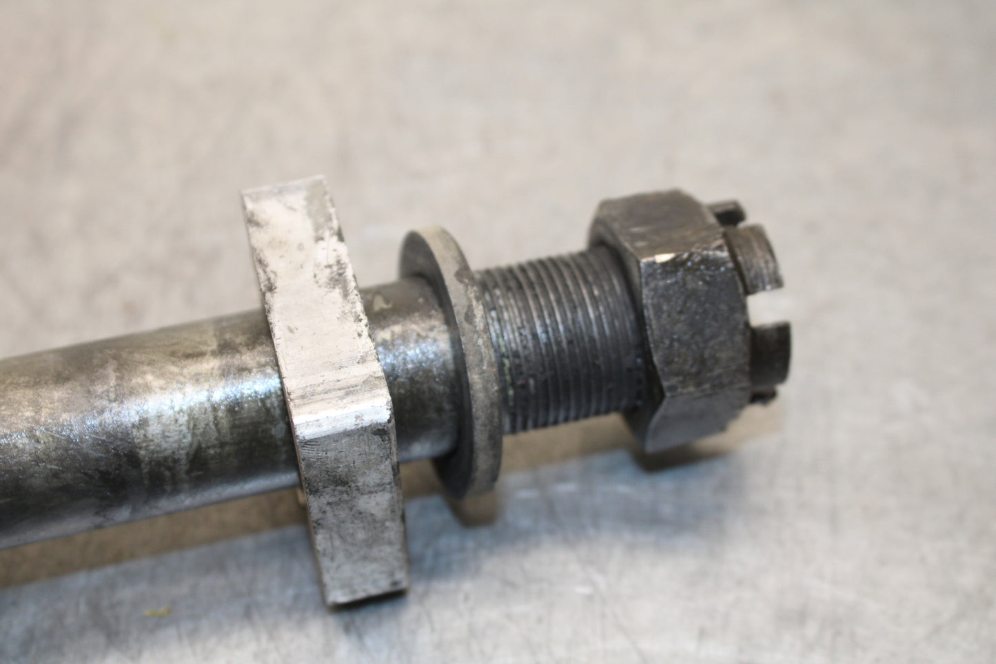 93-94 KAWASAKI NINJA ZX7R REAR AXLE BACK WHEEL RIM PIVOT BOLT AXEL BB122