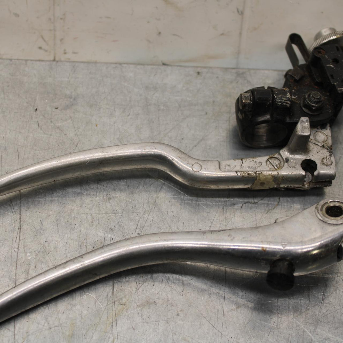 2007 Yamaha YZF R6S CLUTCH PERCH MOUNT WITH LEVER  BB594