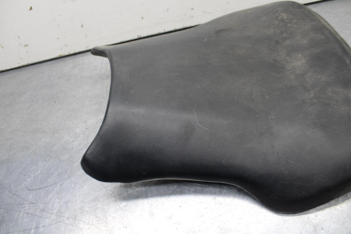 03-04 HONDA CBR600RR FRONT DRIVERS SEAT PAD SADDLE PILLION 77100-MEE-000 BB614