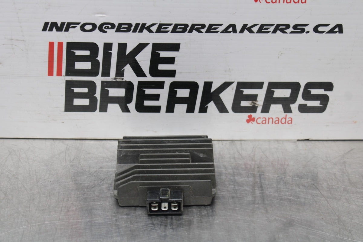 03-05 YAMAHA YZF R6  RECTIFIER VOLTAGE REGULATOR BB793