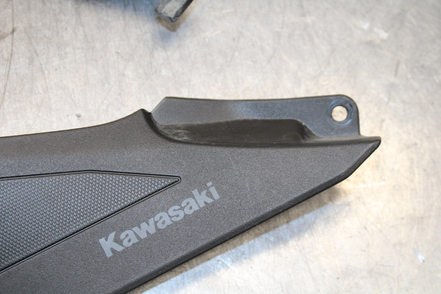 24 KAWASAKI NINJA 500 ABS RIGHT LEFT SIDE SEAT PANELS TRIMS COWLS FAIRINGS BB744