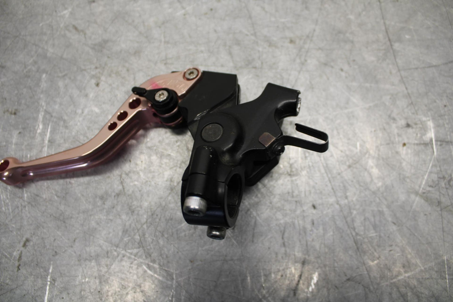 2008 Kawasaki Ninja ZX10R ZX1000E CLUTCH PERCH MOUNT WITH LEVER  BB524