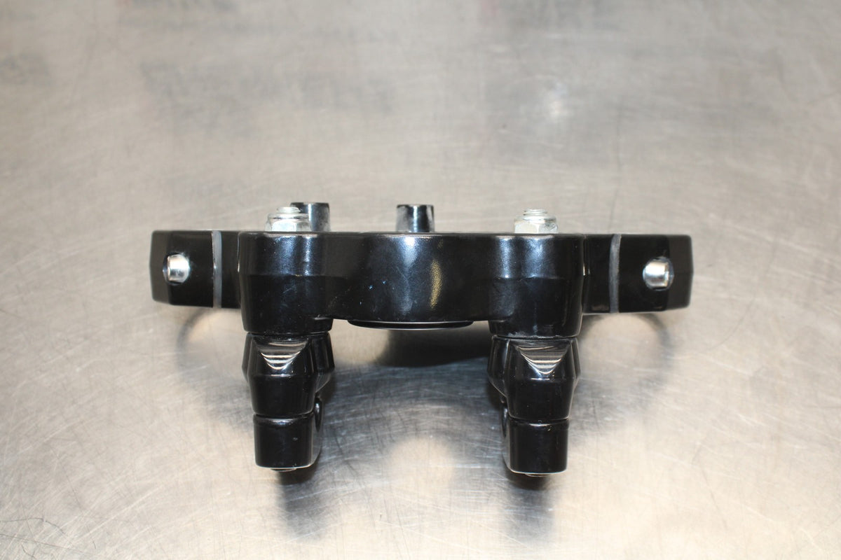 19 MOTO GUZZI V7 III FORKS UPPER TRIPLE TREE CLAMP BB831