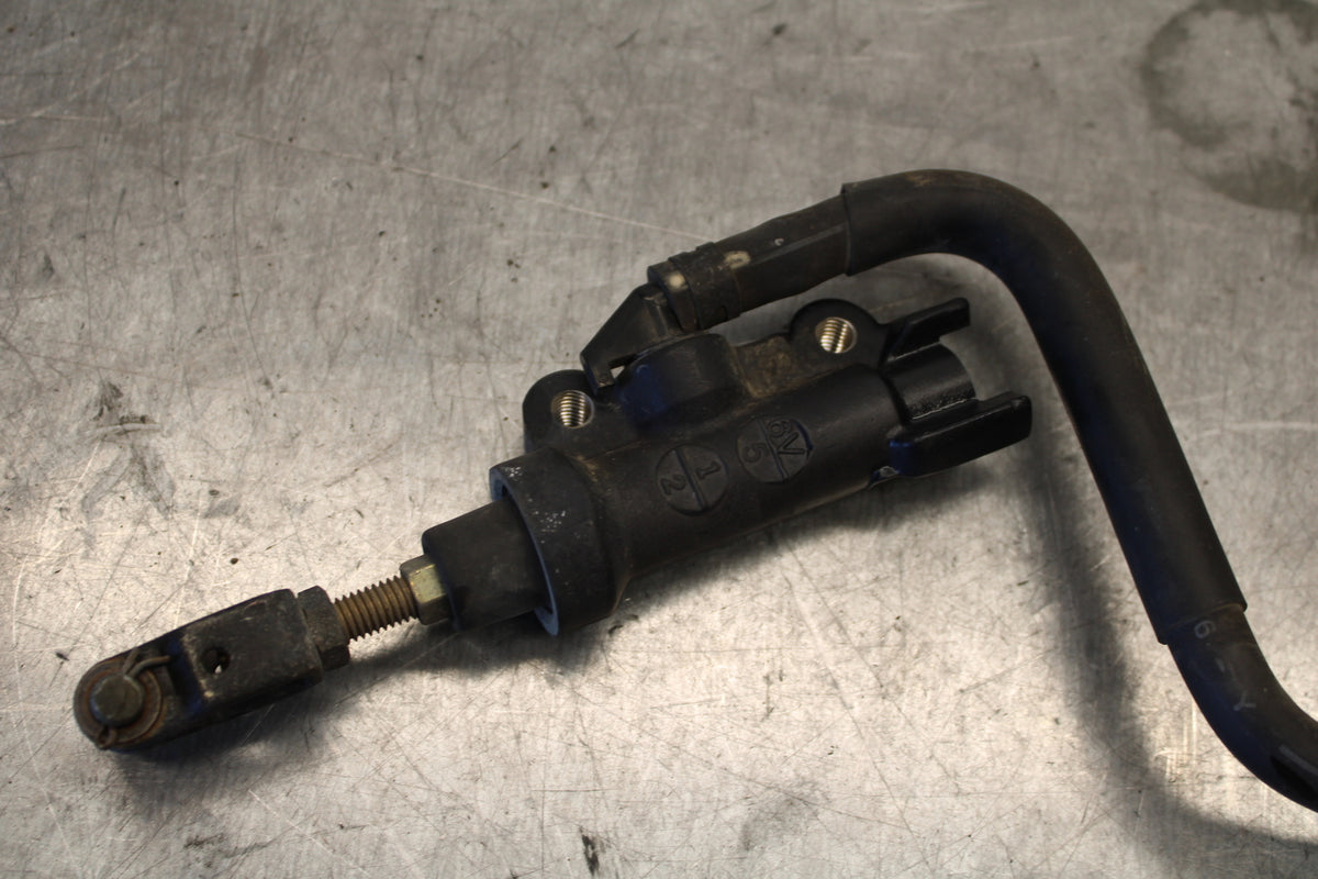 07-09 YAMAHA FZ6 REAR BACK BRAKE MASTER CYLINDER W RESERVOIR BB713