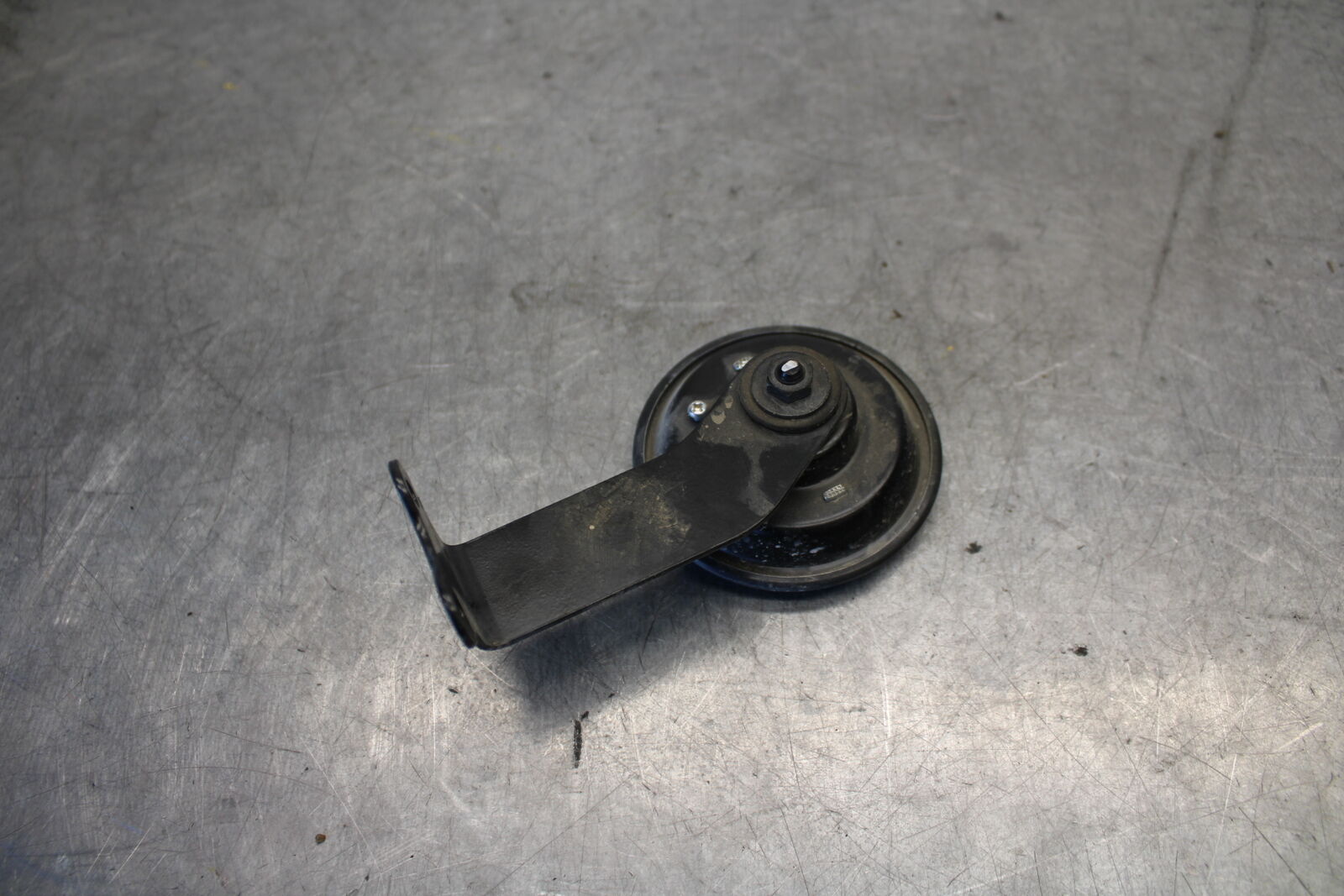 11-24 SUZUKI GSXR750 HORN SIGNAL BB687