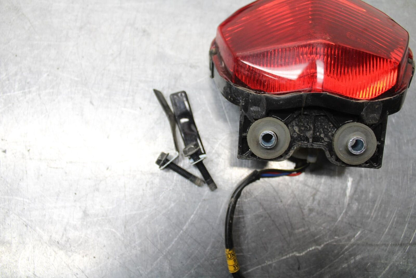 08-12 KAWASAKI NINJA 250R EX250J REAR TAIL TAILLIGHT BACK BRAKE LIGHT BB612