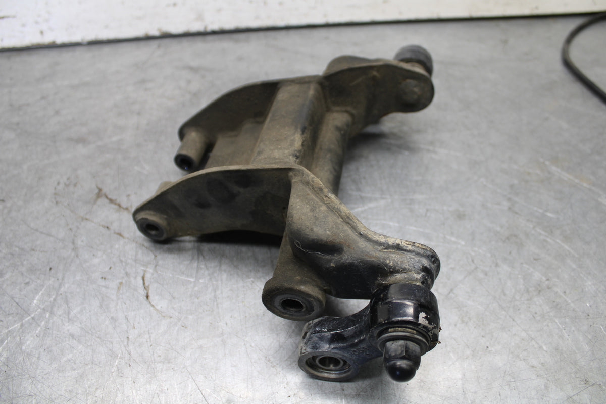 85-86 SUZUKI MADURA 1200 REAR BACK SHOCK ABSORBER MOUNT  BB691