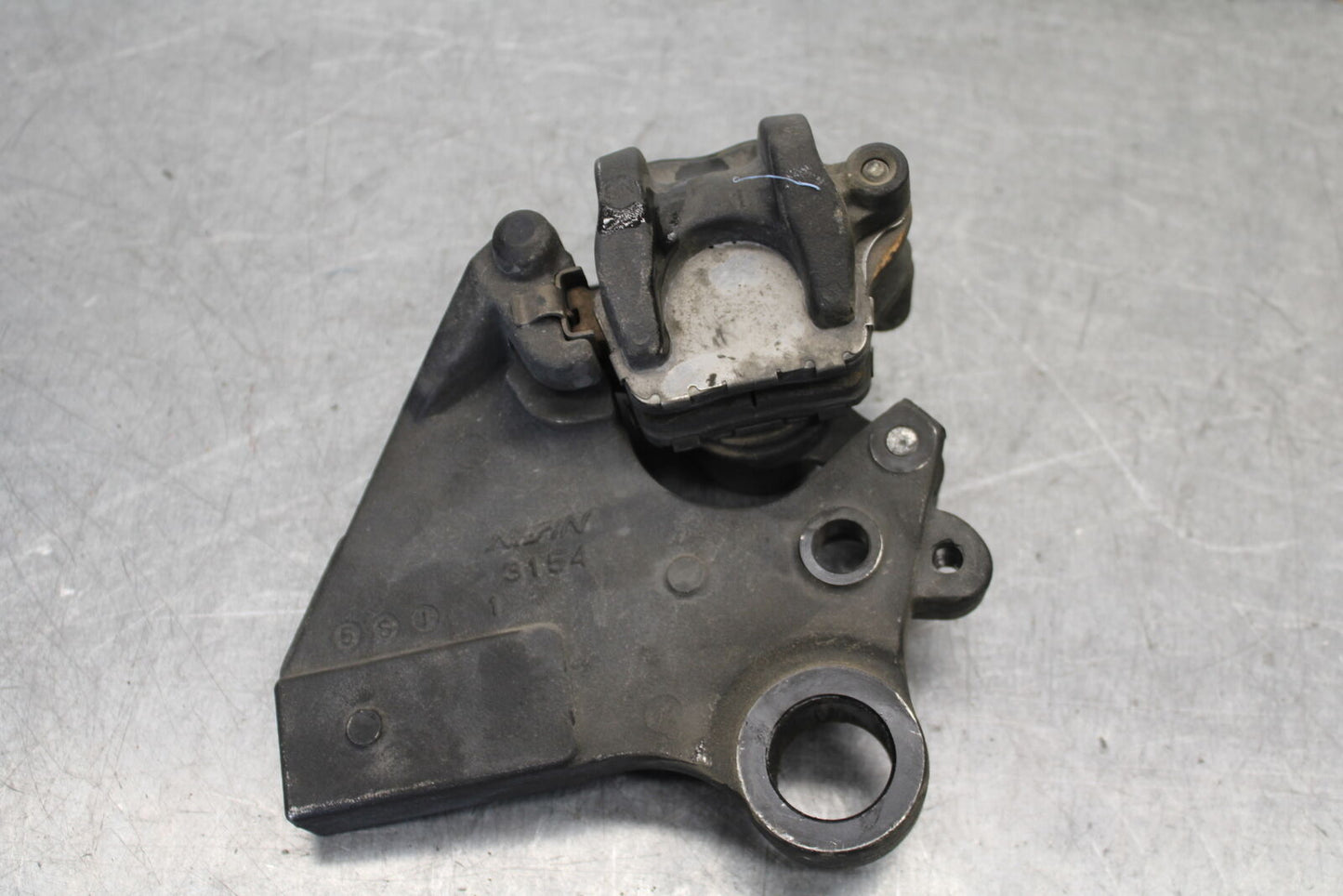 16 KAWASAKI NINJA ZX10R REAR BRAKE CALIPER W MOUNT BRACKET 43080-0097-DJ BB650