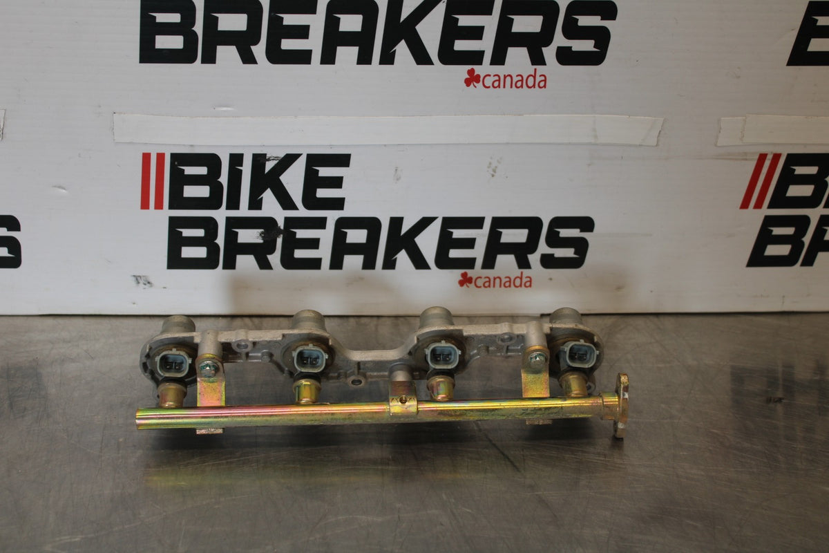 05-06 HONDA CBR600RR SECONDARY FUEL INJECTORS TOP AIRBOX GAS RAIL BB893