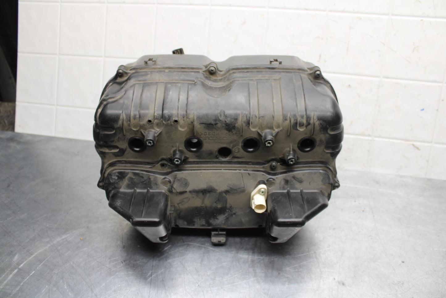 2007 Honda CBR600RR AIRBOX AIR INTAKE FILTER BOX 17220-MFJ-D00 17240-MFJ-D00 BB5
