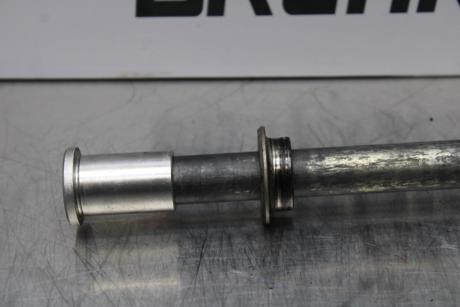 04-05 KAWASAKI NINJA ZX10R FRONT WHEEL RIM AXLE PIVOT BOLT BB163