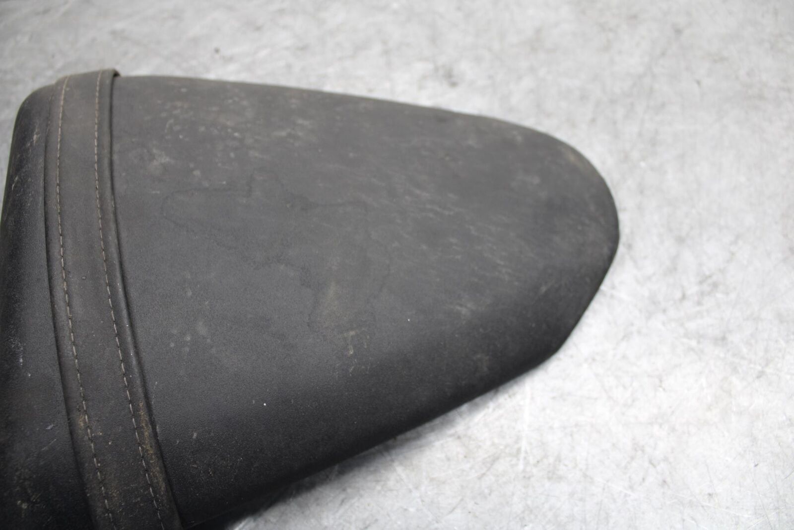 2009 Kawasaki Ninja ZX6R ZX600R REAR BACK PASSENGER TANDEM SEAT PAD SADDLE BB538