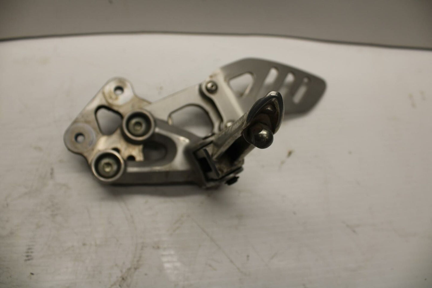 08-09 SUZUKI GSXR600 LEFT REARSET REAR SET DRIVER FOOT PEG REST STOP BB250