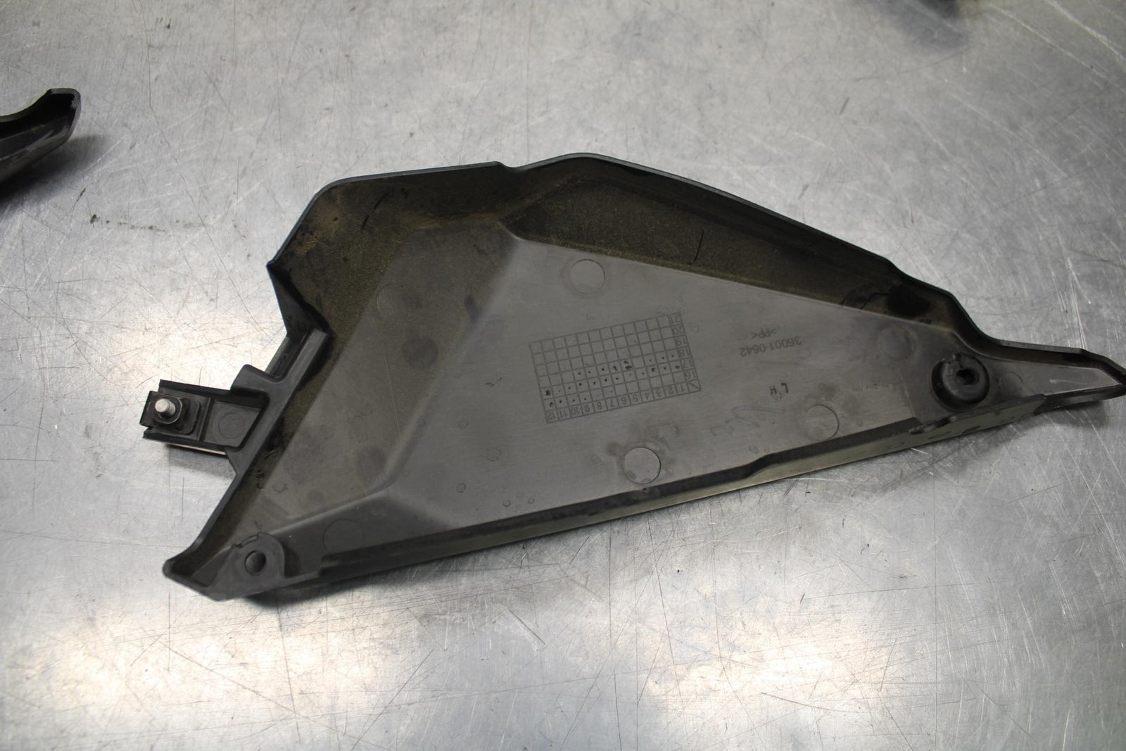 17-20 KAWASAKI NINJA EX650 ABS RIGHT LEFT FRONT SIDE SEAT TRIMS COWLS BB88