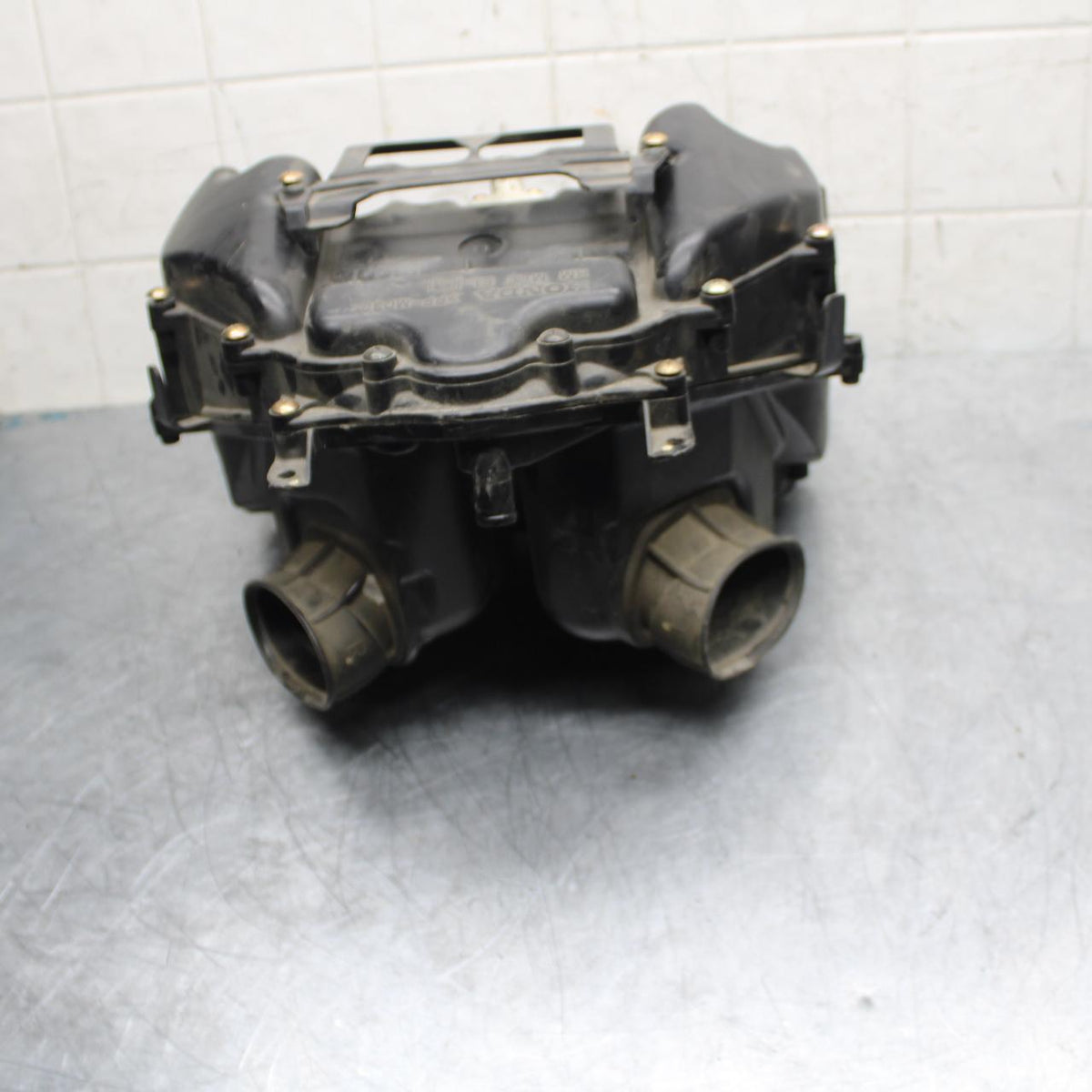 05-06 HONDA CBR600RR AIRBOX INTAKE FILTER BOX 17221-MEE-D00 17231-MEE-670 BB479