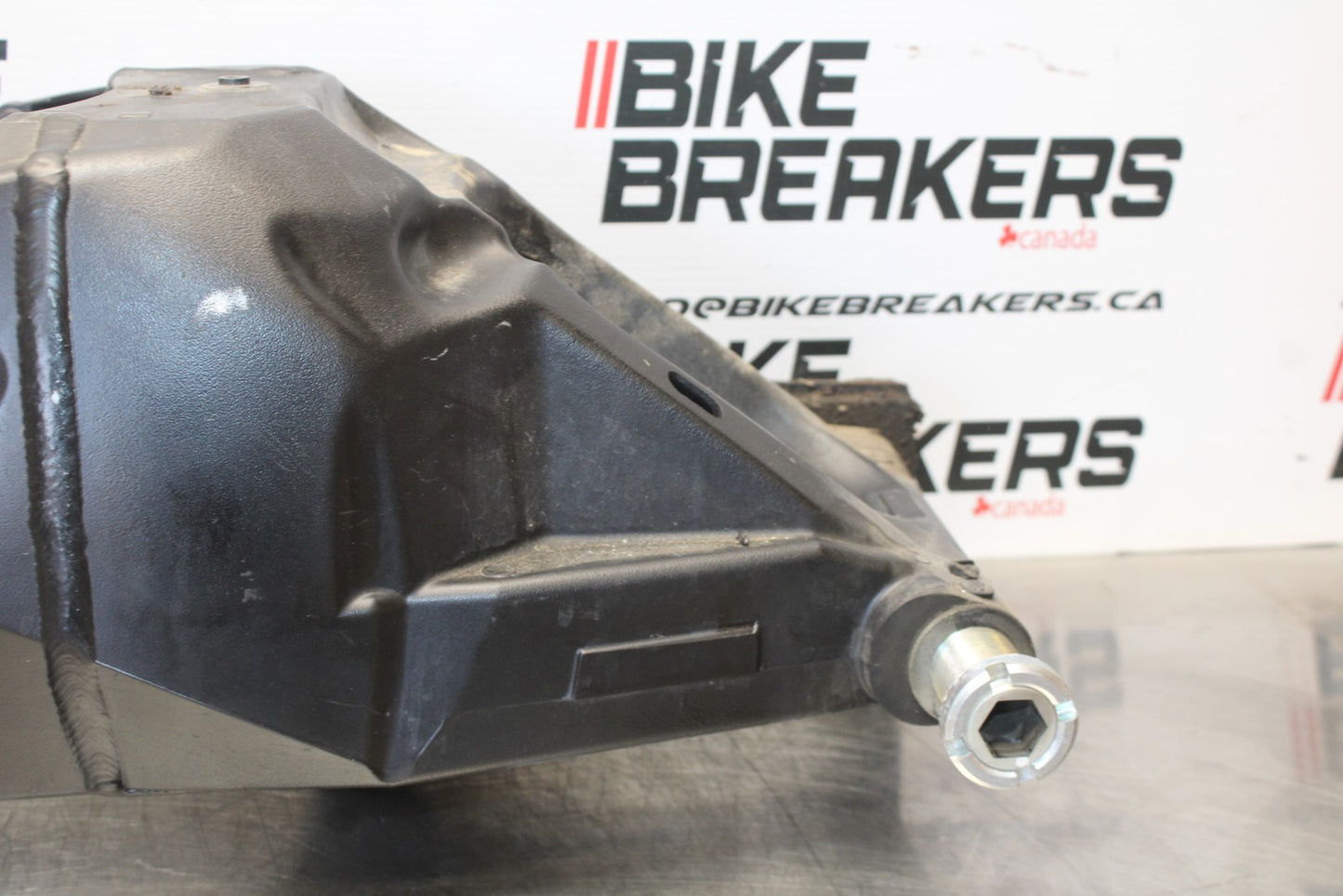 08-10 SUZUKI GSXR 600 REAR SWINGARM BACK SUSPENSION SWING ARM BB202