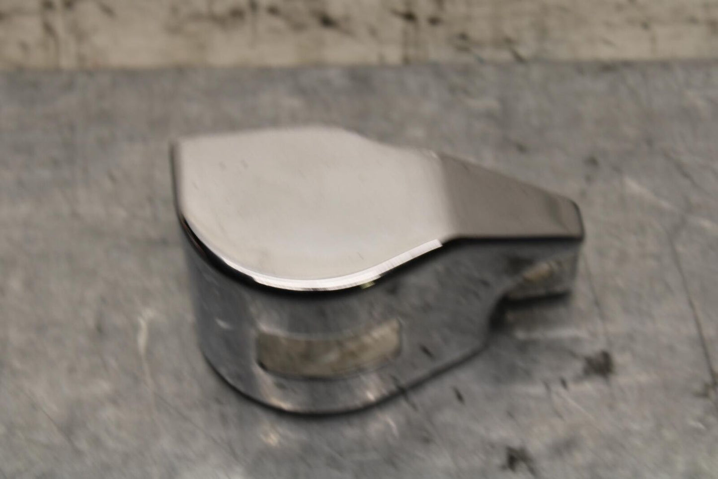 2005 Kawasaki Vulcan 1600 VN1600D Nomad REAR BACK BRAKE RESERVOIR COVER  BB556