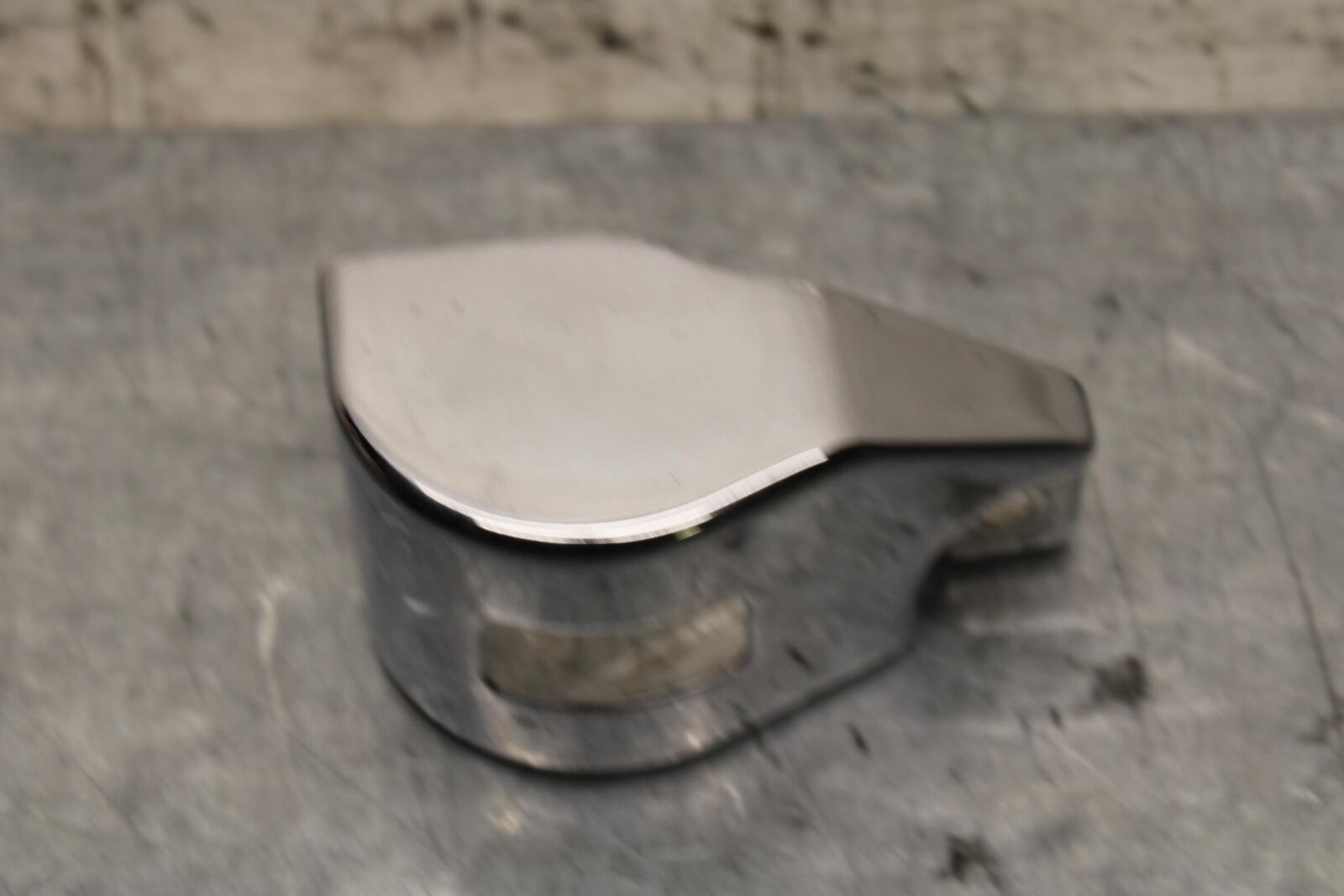 2005 Kawasaki Vulcan 1600 VN1600D Nomad REAR BACK BRAKE RESERVOIR COVER  BB556