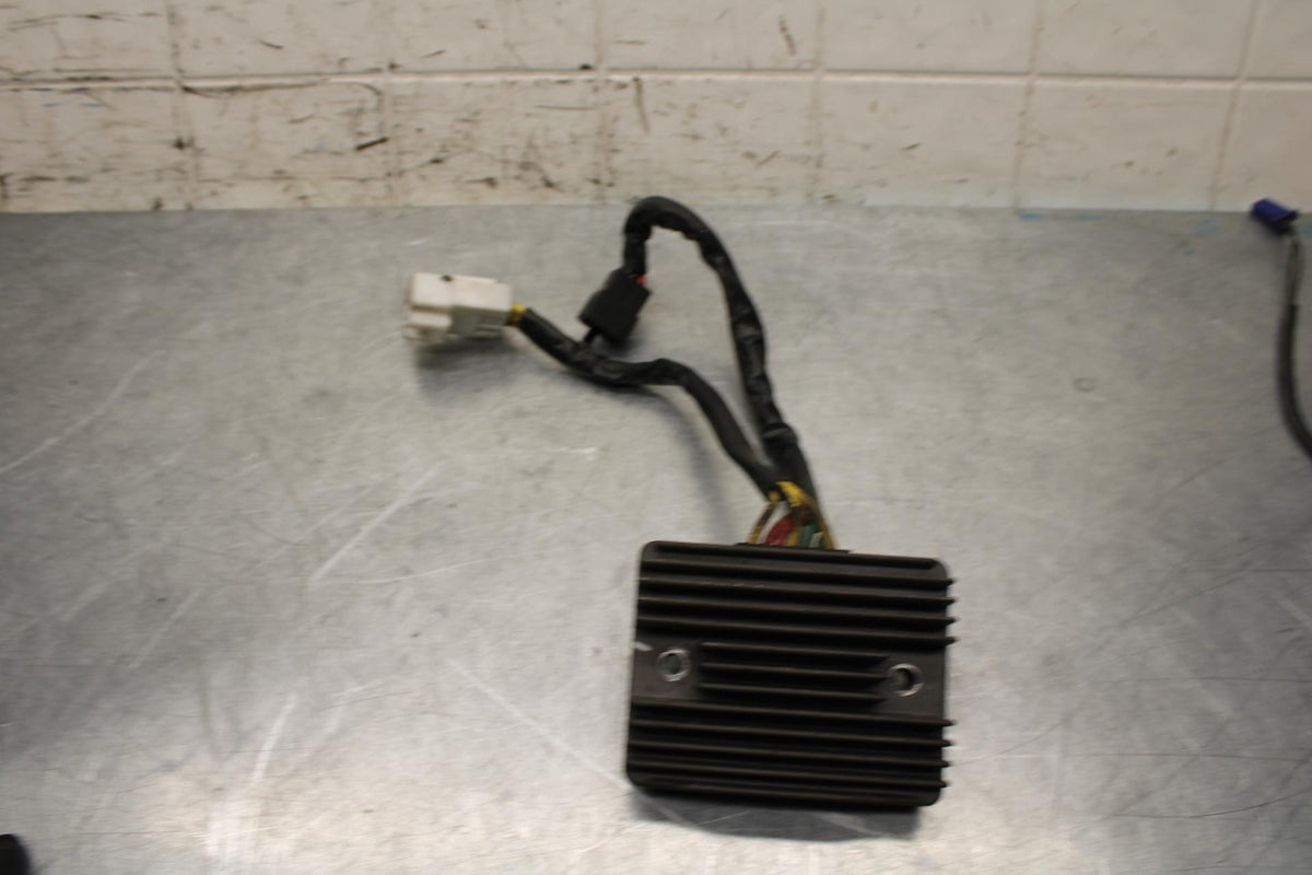 2008 Aprilia Shiver 750 SL750 RECTIFIER VOLTAGE REGULATOR BB551