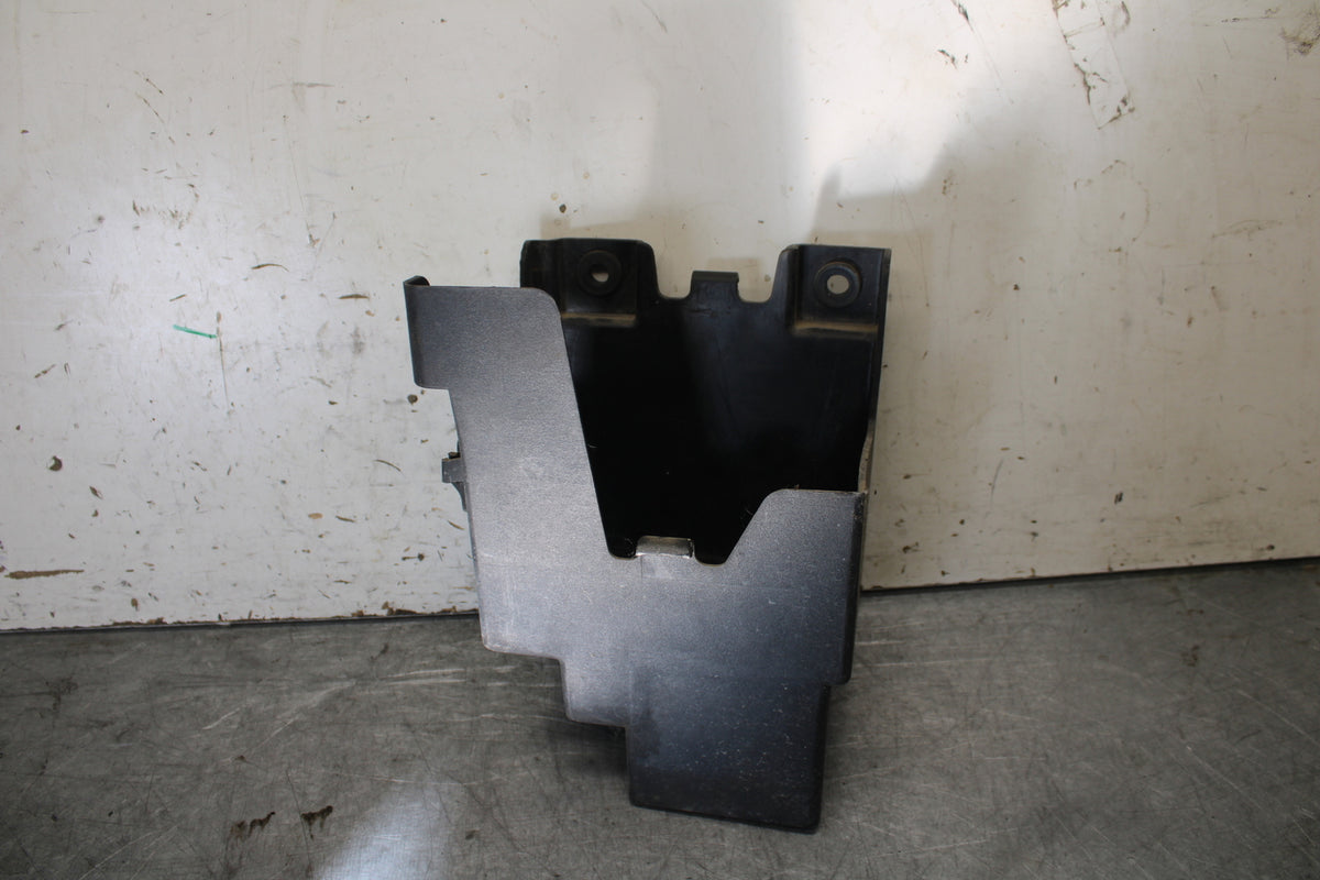 01-06 TRIUMPH TIGER 955I REAR BACK TAIL UNDERTAIL BATTERY TRAY PLASTIC BB693