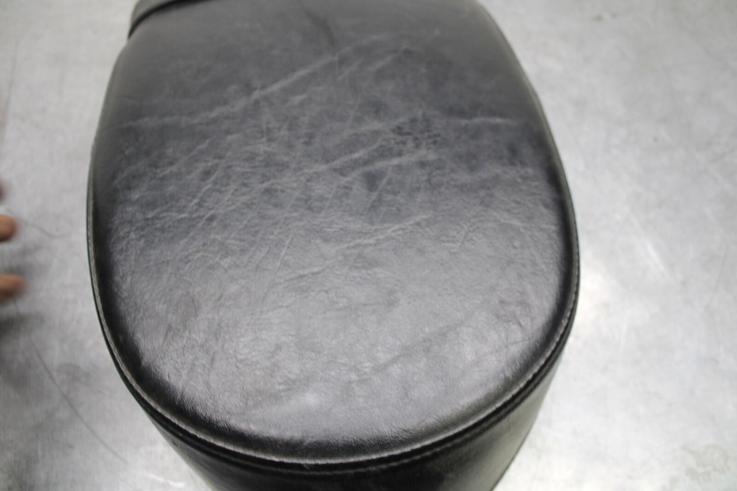 14-15 YAMAHA V STAR 1300 XVS1300CT TOURER REAR BACK PASSENGER SEAT BB722