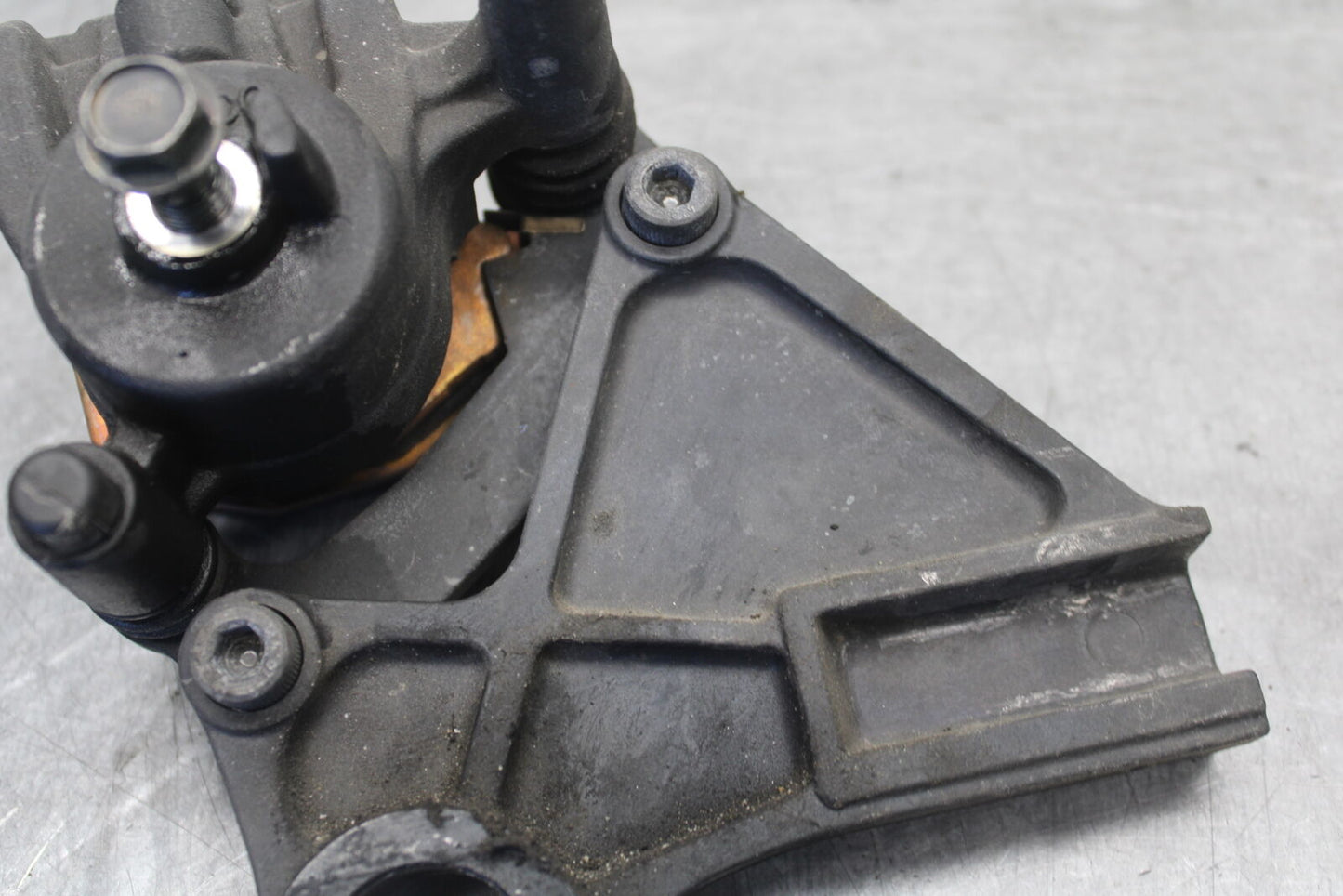 09-12 KAWASAKI NINJA ZX6R REAR BACK BRAKE CALIPER W MOUNT BRACKET BB698