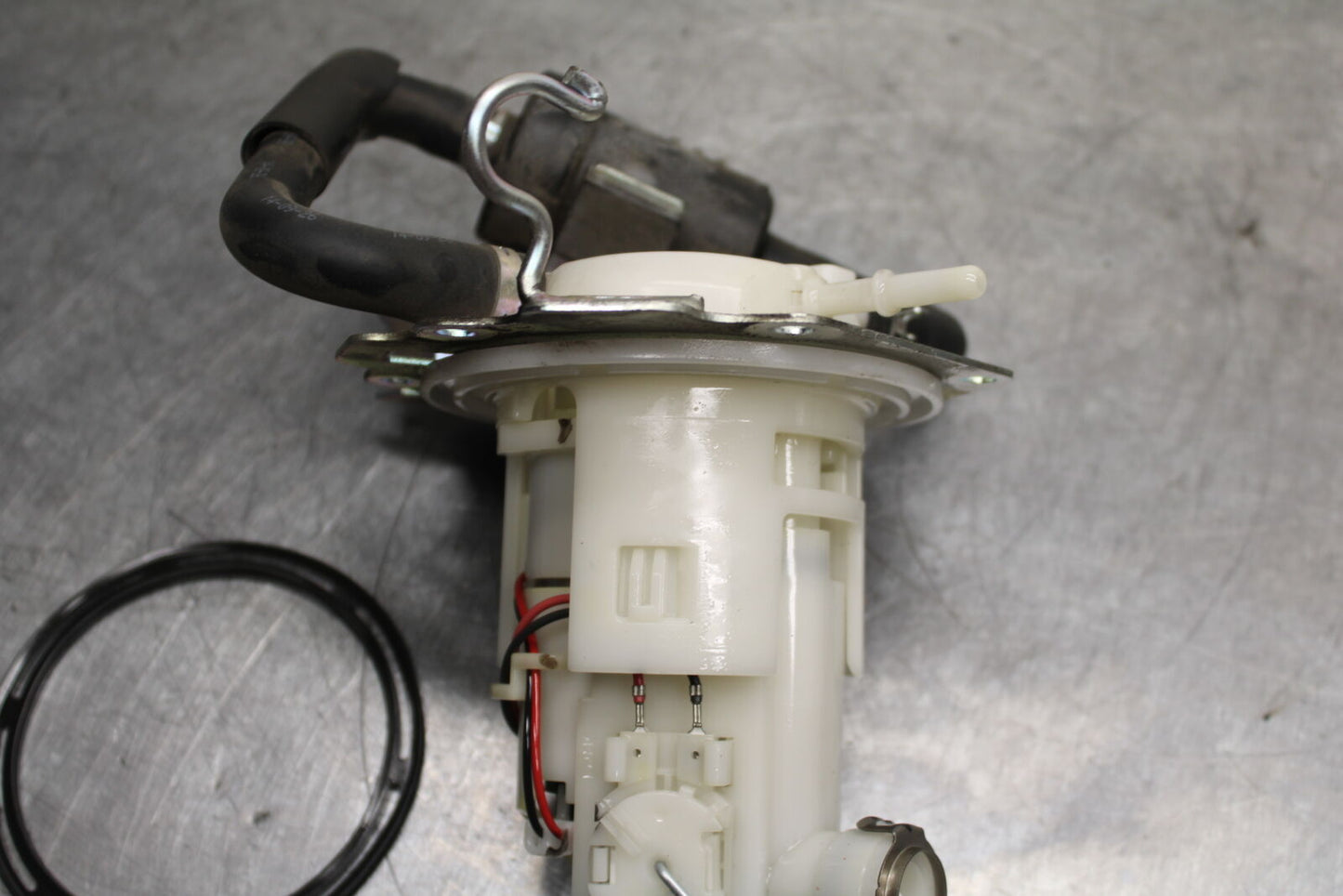 15-16 HONDA CB300F FUEL PUMP GAS PETROL SENDER UNIT BB740