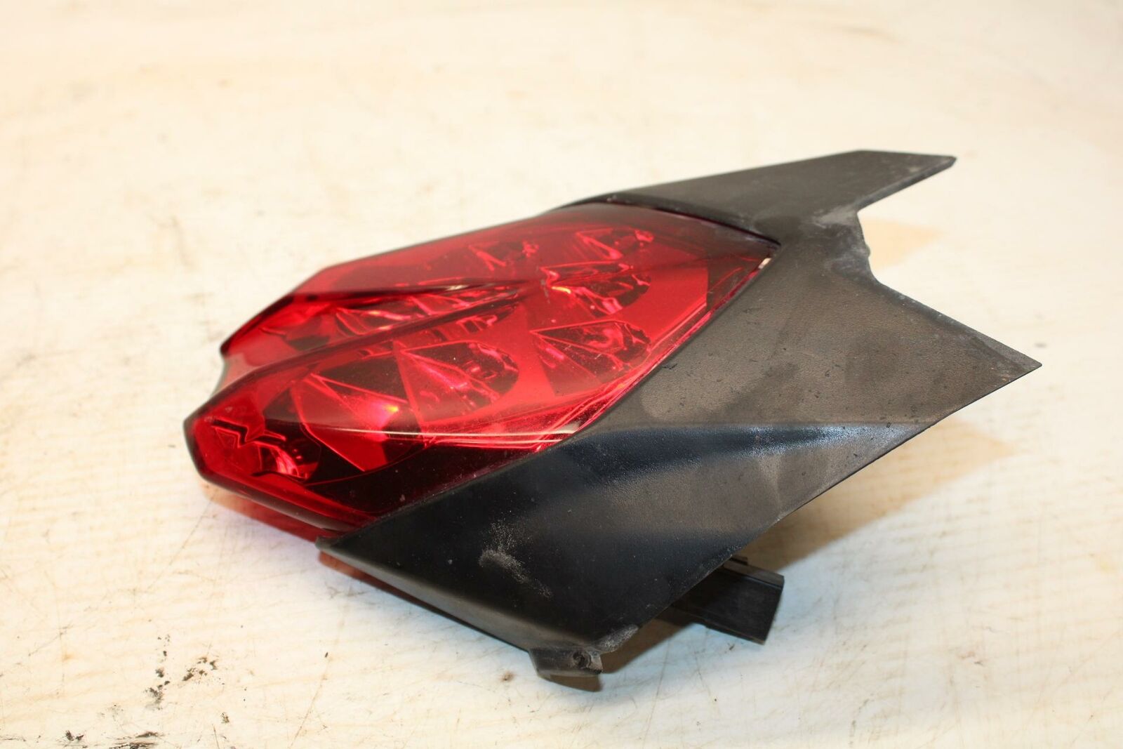 07-16 TRIUMPH STREET TRIPLE REAR TAIL TAILLIGHT BACK BRAKE LIGHT BB356