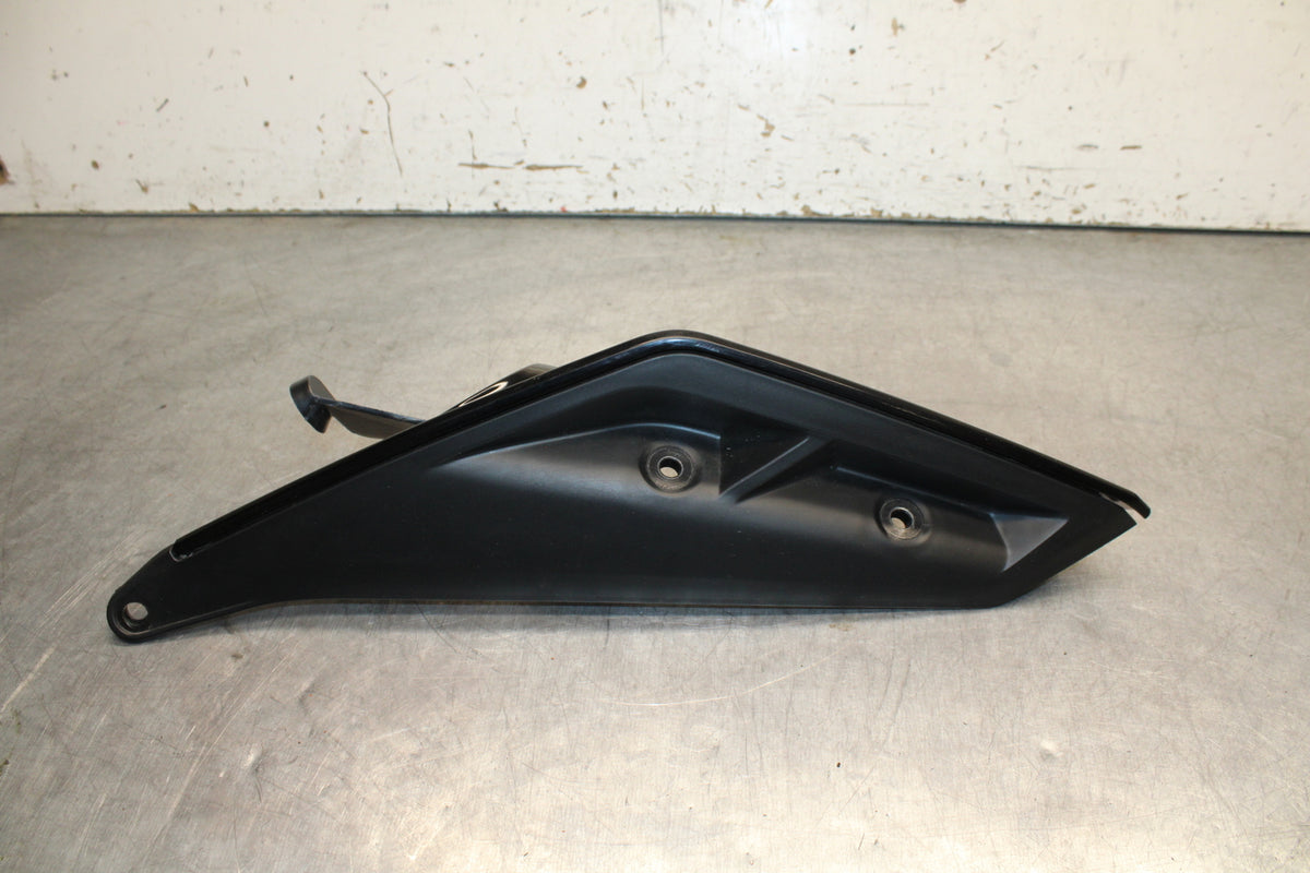 17-24 KTM 390 DUKE LEFT REAR BACK TAIL FAIRING COWL SHROUD BB734