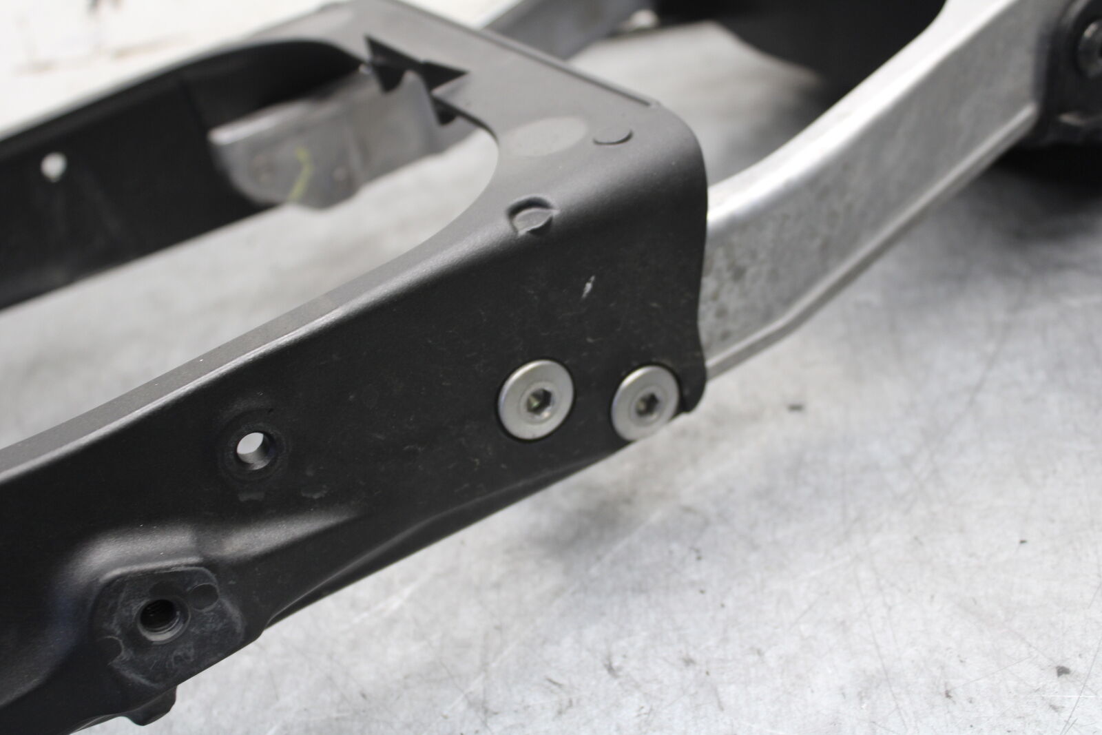 13-18 KAWASAKI NINJA ZX6R REAR SUBFRAME SUB FRAME 32160-0398 32160-0399 BB666