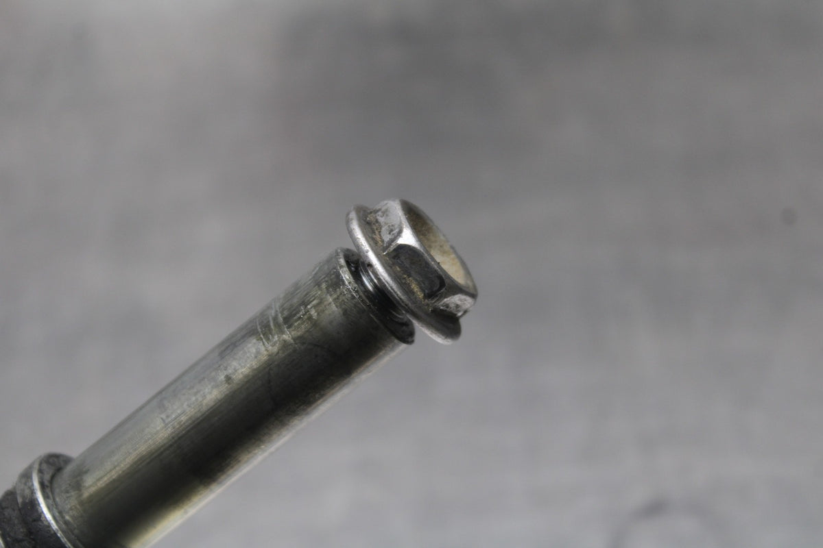 13 YAMAHA YZF R1 FRONT WHEEL RIM AXLE PIVOT BOLT BB781
