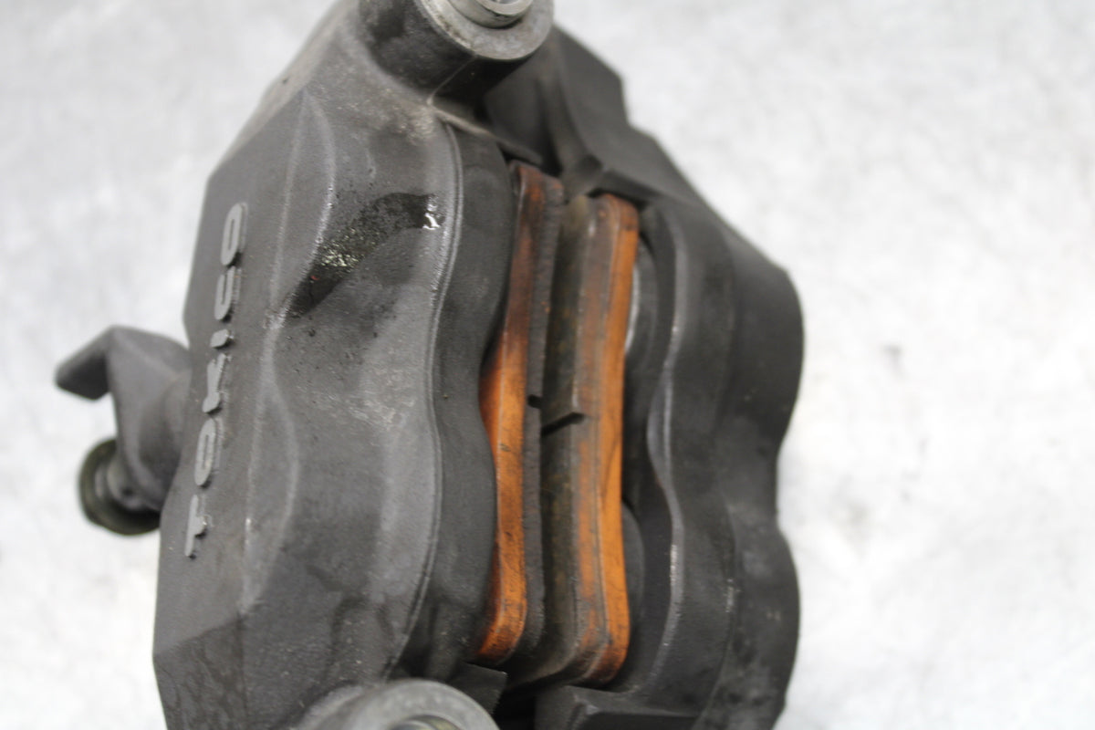 05-06 SUZUKI GSXR1000 RIGHT LEFT FRONT BRAKE CALIPER SET PAIR CALIPERS BB663