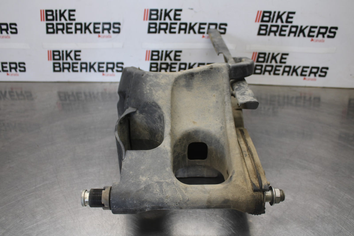 08 KAWASAKI ZX6R REAR SWINGARM BACK SUSPENSION SWING ARM BB896
