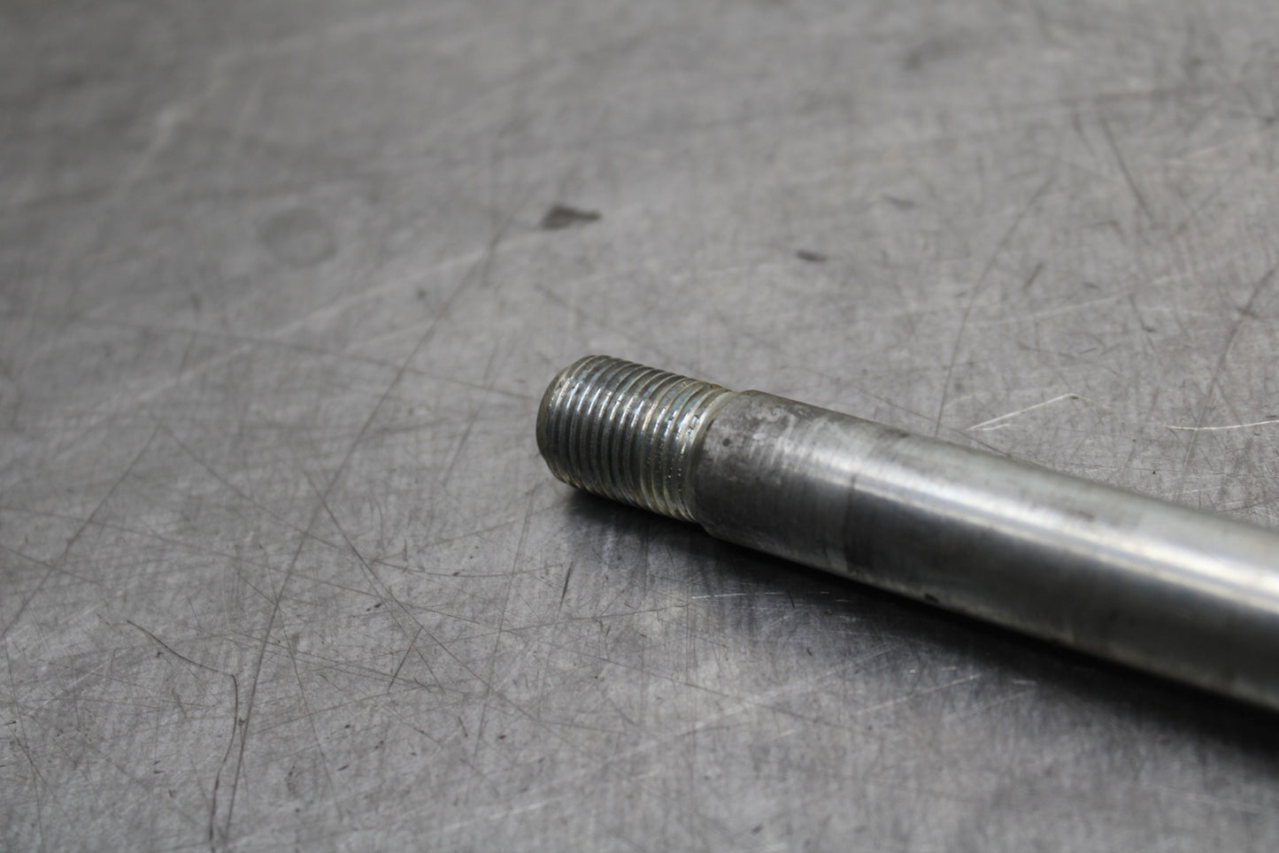 03 SUZUKI SV650S FRONT WHEEL RIM AXLE PIVOT BOLT BB130