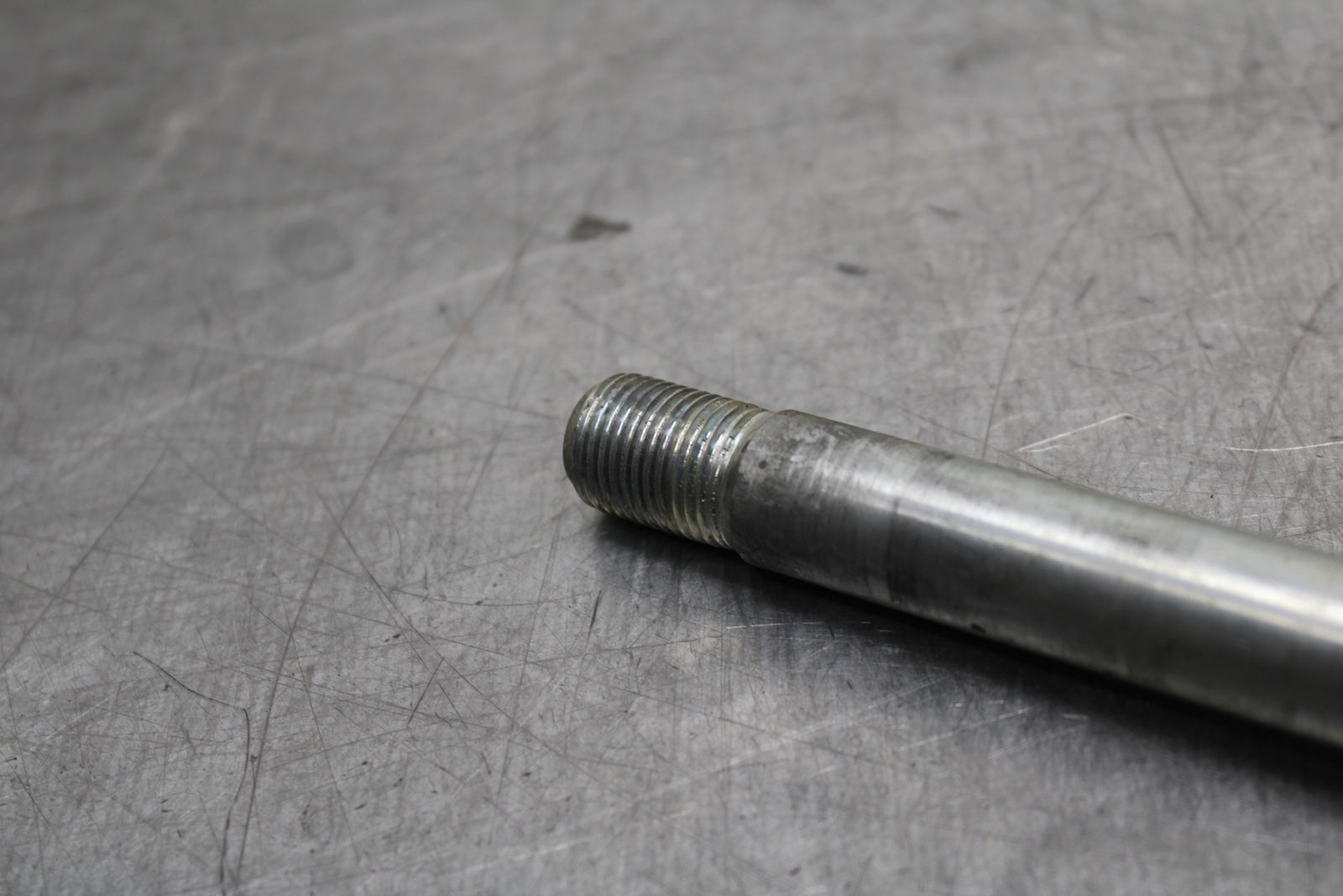 03 SUZUKI SV650S FRONT WHEEL RIM AXLE PIVOT BOLT BB130