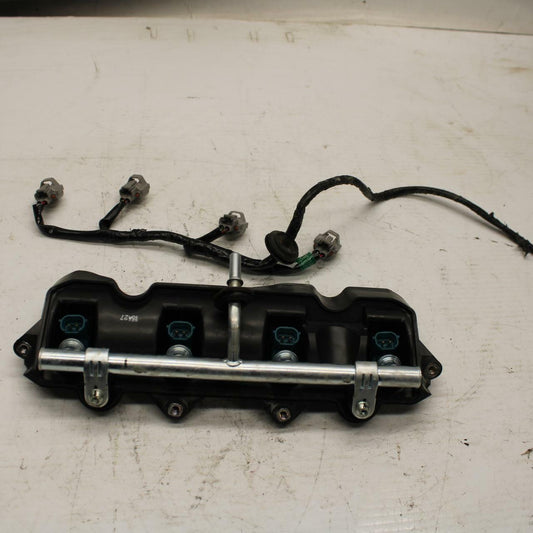 08-17 YAMAHA YZF R6 SECONDARY FUEL INJECTORS TOP AIRBOX GAS RAIL BB354