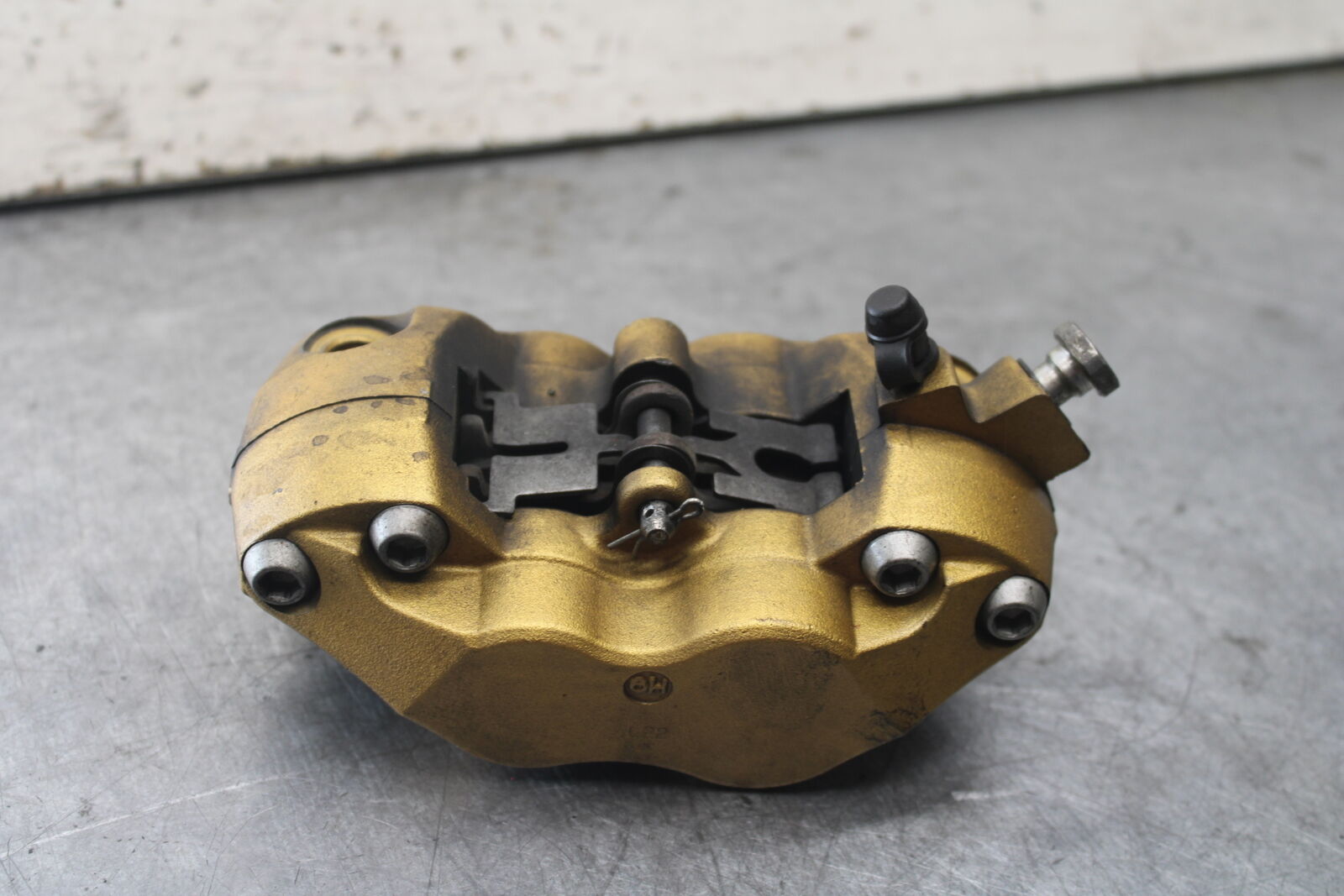 07-08 TRIUMPH DAYTONA 675 RIGHT LEFT FRONT BRAKE CALIPER SET PAIR CALIPERS BB685