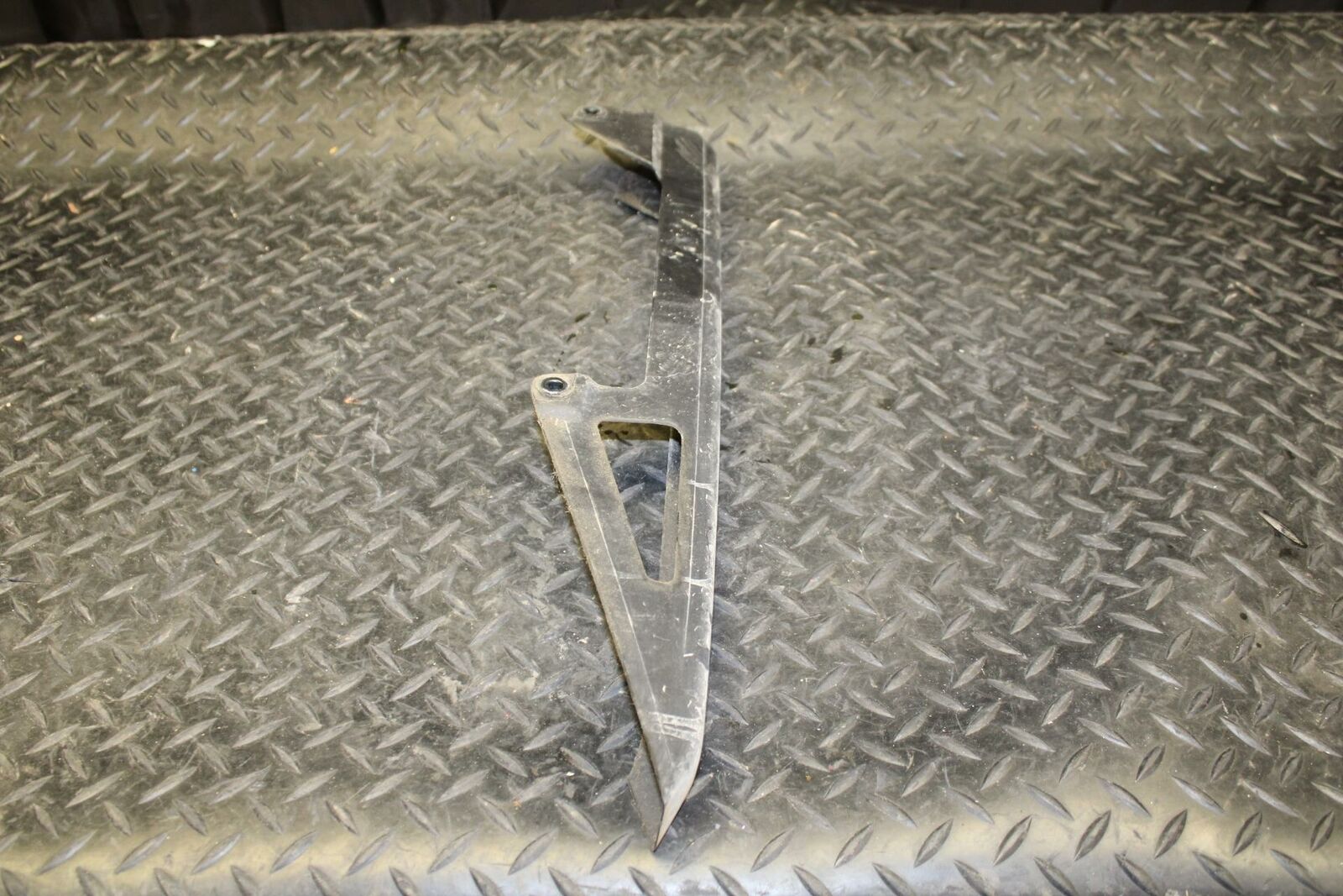 08 HONDA CBR125R REAR BACK DRIVE CHAIN GUARD COVER SHIELD BB180